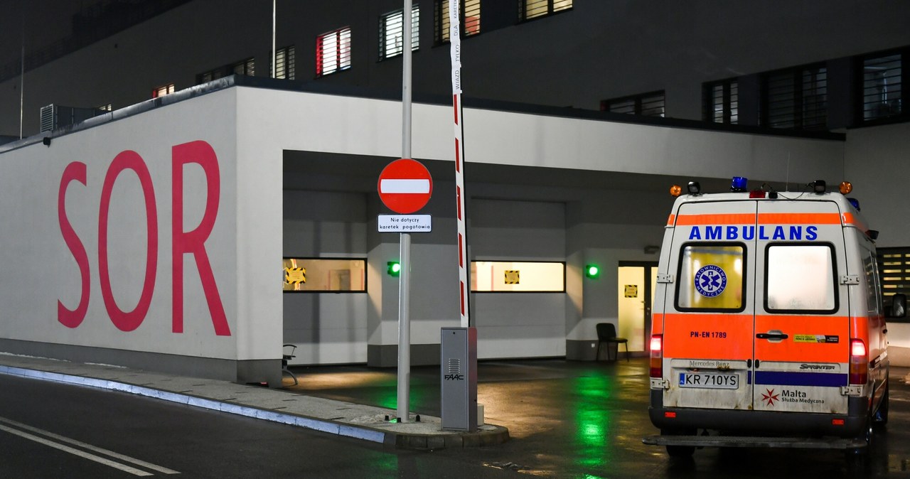 Nocna prohibicja znacznie obniżyć poziom agresji w szpitalach /Artur Barbarowski /East News
