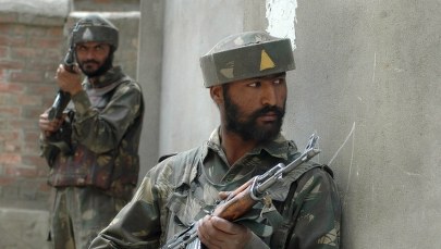 Nocna wymiana ognia w Kaszmirze. Zginęło czworo cywilów