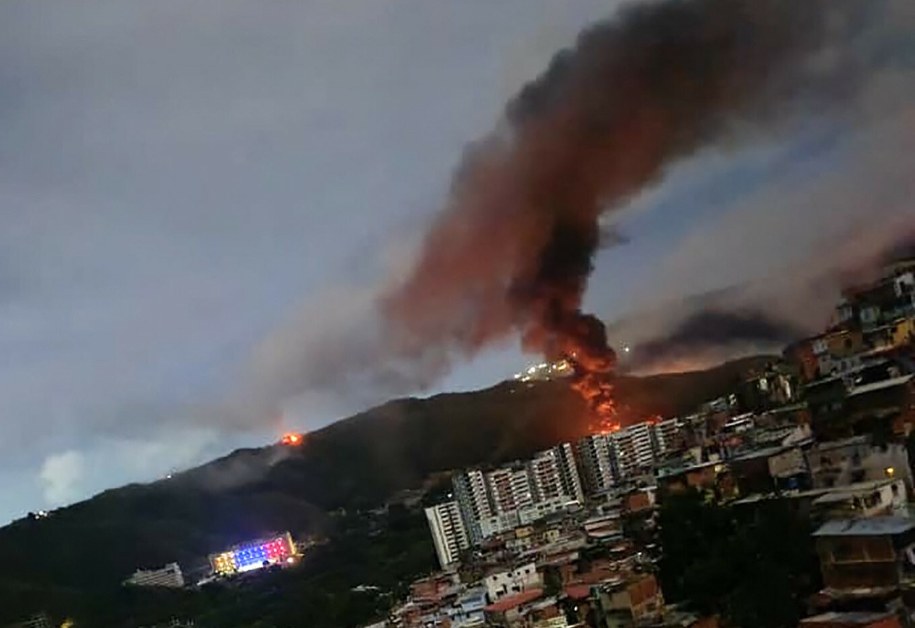 Nocne ataki na Caracas /STR/AFP/East News /East News