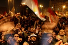 Nocne demonstracje w Kairze