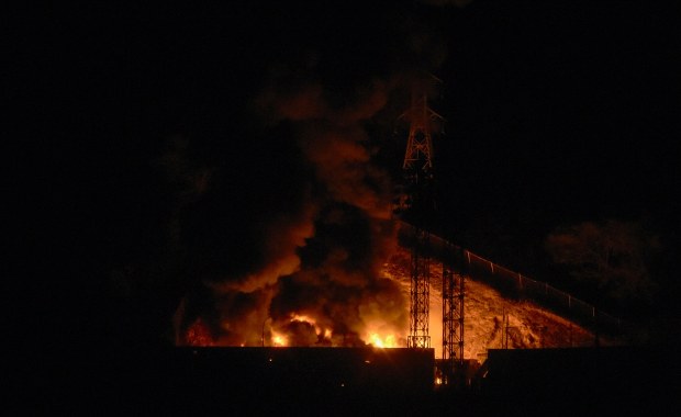 Nocne eksplozje w Caracas. Świadkowie o odgłosach nisko latających samolotów