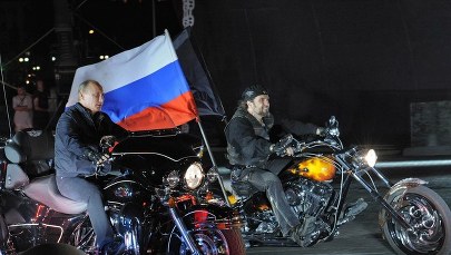 "Nocne Wilki" dotarły do Katynia. Chcą wjechać do Polski