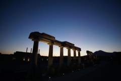 Nocne zwiedzanie odrestaurowanych Pompejów