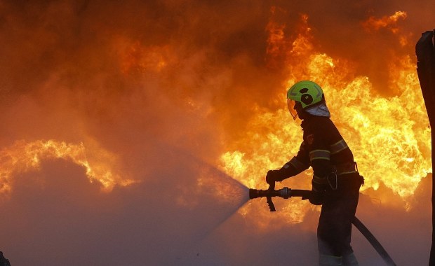 Nocny atak na rosyjskie zakłady. Eksplozje i potężne pożary