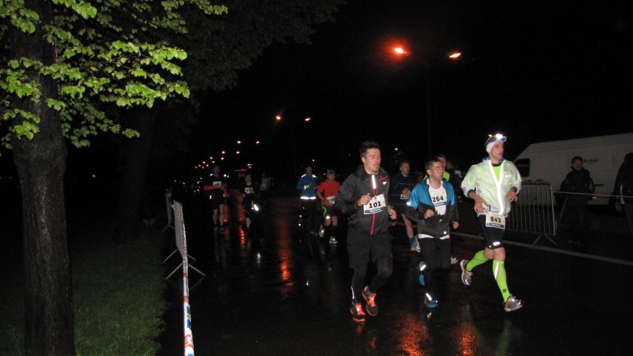 Nocny, piątkowy bieg na Błoniach /Jacek Skóra /RMF FM