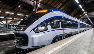 Nocny pociąg PKP Intercity "Karkonosze". Pasażerom trudno w nim zasnąć