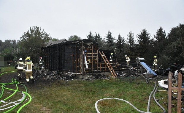 Nocny pożar domu. Dwie osoby nie żyją