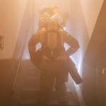 Nocny pożar pod Warszawą. Ucierpiały dwie osoby, lądował LPR