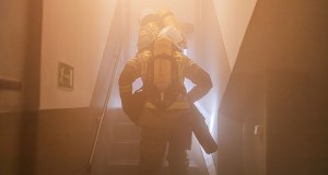 Nocny pożar pod Warszawą. Ucierpiały dwie osoby, lądował LPR