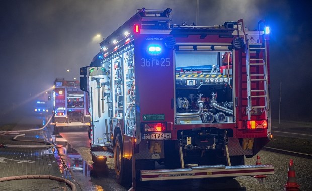 Nocny pożar pustostanu w Warszawie. Jedna osoba poszkodowana