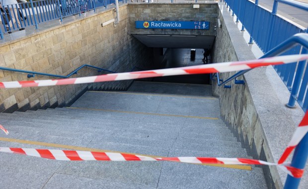 Nocny pożar w warszawskim metrze. Są duże utrudnienia