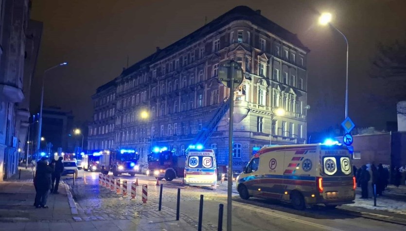 Nocny pożar we Wrocławiu. Ewakuacja i trzy osoby w szpitalu