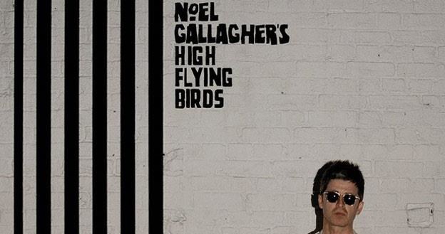 Noel Gallagher na okładce albumu "Chasing Yesterday" /