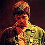 Noel Gallagher na scenie z The Who