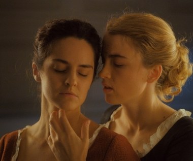Noémie Merlant i Adèle Haenel w filmie "Portret kobiety w ogniu"