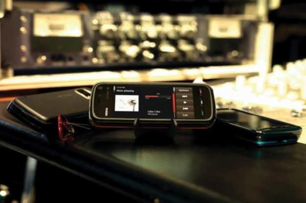 Nokia 5800 XpressMusic - telefon wykorzystujacy ekran rezystancyjny /materiały prasowe
