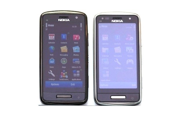 Nokia C6-01 z włączonym i wyłączonym ClearBlack Display /materiały prasowe