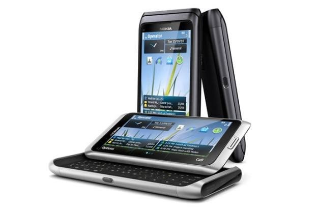 Nokia E7 - smartfon biznesowy. Prezentuje się ciekawie /materiały prasowe