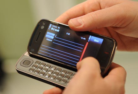 Nokia wcale nie ma zamiaru rezygnować z systemu Symbian /AFP