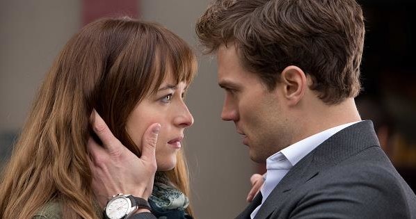 Nominowani Dakota Johnson i Jamie Dornan w "Pięćdziesięciu twarzach Grey'a" /materiały dystrybutora