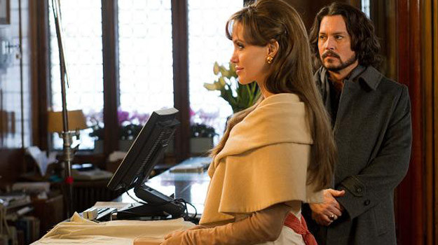 Nomnacje dla Angeliny Jolie i Johnny'ego Deppa to dowód na korupcję w świecie Złotych Globów? /materiały dystrybutora