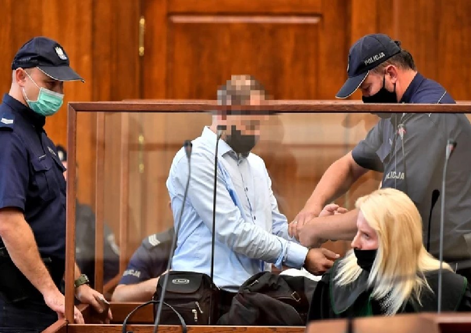 Norbert Basiura oraz adwokat Renata Kopczyk na sali rozpraw / 	Maciej Kulczyński    /PAP