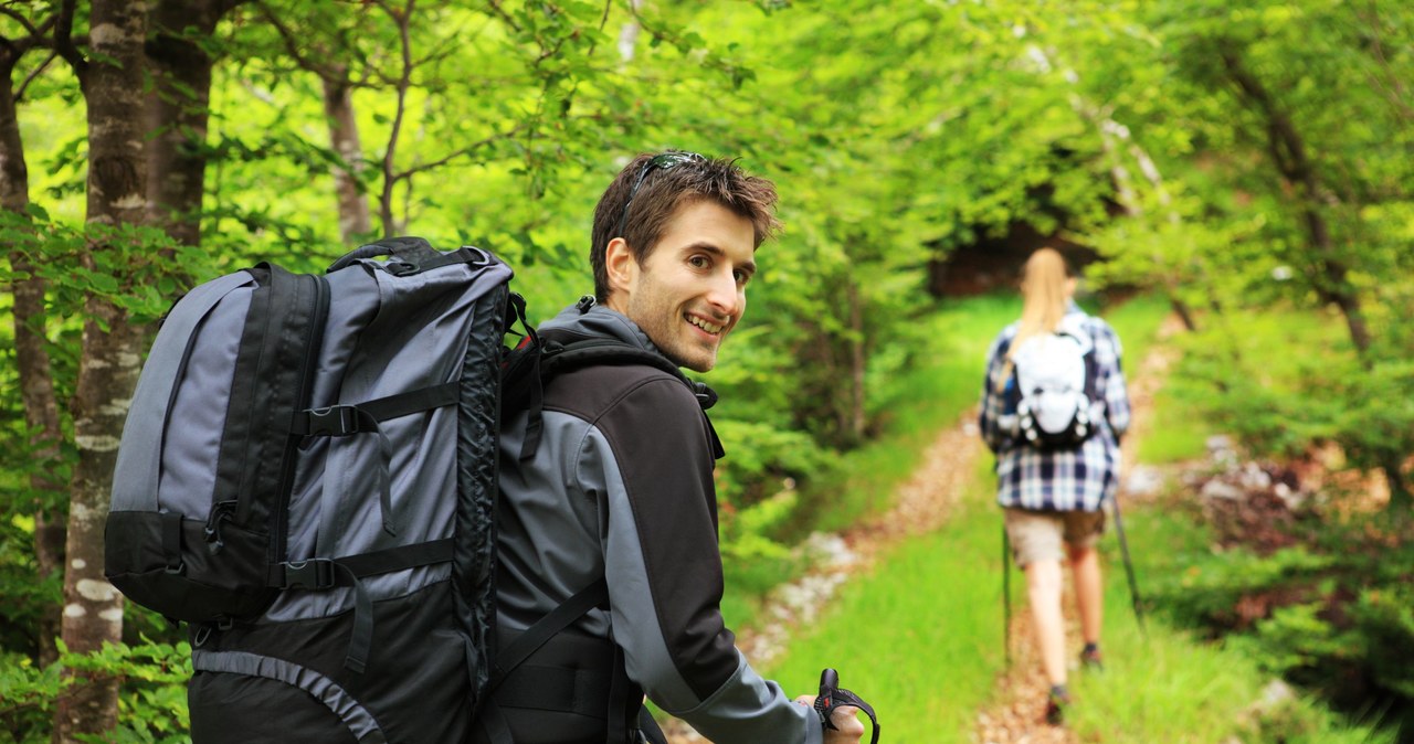 Nordic Walking to sport dla każdego, w każdym wieku /123RF/PICSEL