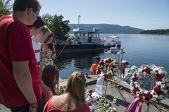 Norewgowie uczcili pamieć zamordowanych: