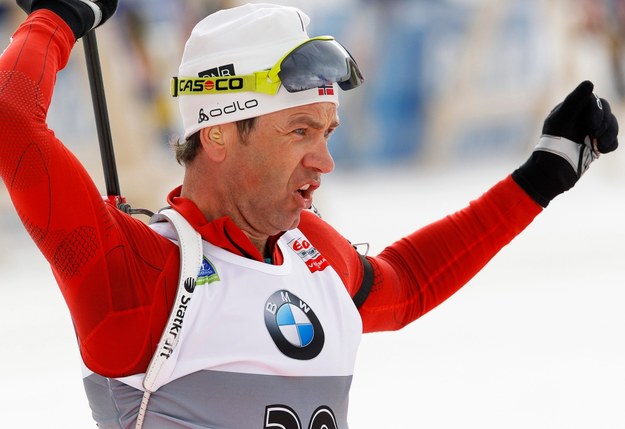 Norweg Ole Einar Bjoerndalen nie wyklucza startów w Pucharze Świata w biegach narciarskich /ANTONIO BAT /PAP/EPA