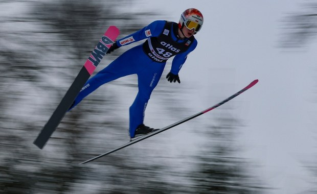 Norwescy skoczkowie wygrali konkurs mikstów w Willingen. Polacy daleko