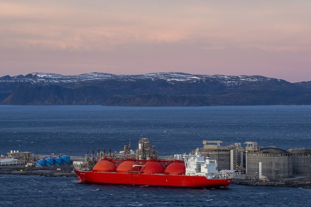Norweska platforma wiertnicza na Morzu Barentsa /FREDRIK VARFJELL /PAP/EPA