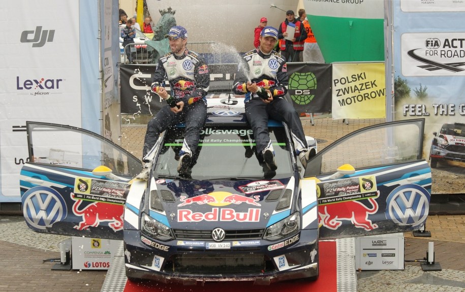 Norweska załoga Andreas Mikkelsen i Anders Jaeger Synnevaag wygrała 73. samochodowy Rajd Polski w Mikołajkach /Tomasz Waszczuk /PAP