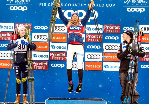 Norweżka Therese Johaug wygrała w niedzielę zawody Pucharu Świata w biegach narciarskich w Falun /ULF PALM /PAP/EPA