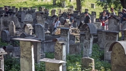 Nosimy w sobie, niczym dybuka, żydowską przeszłość Polski