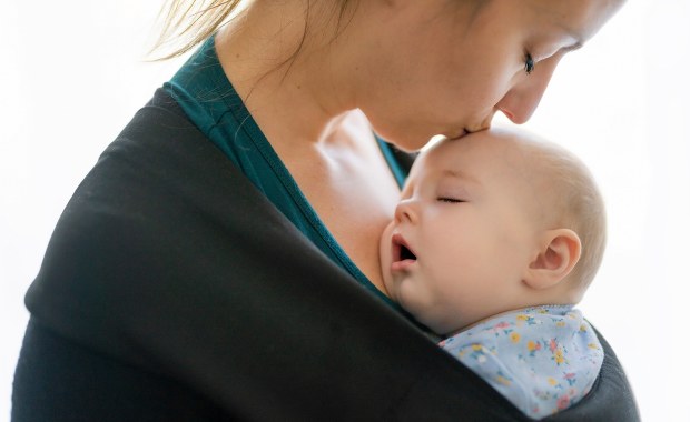 Nosisz dziecko w chuście? Nie popełniaj tego błędu
