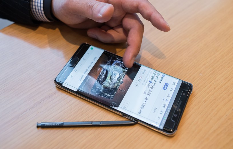Note 7 wybuchał przez wadę baterii /AFP