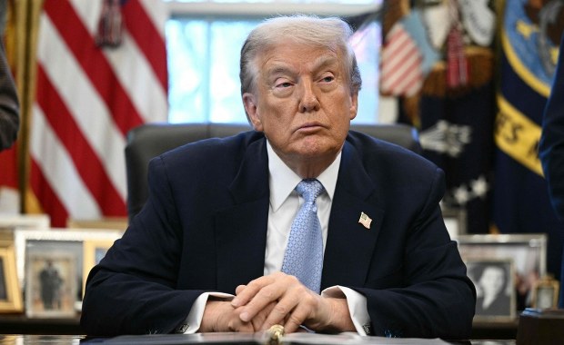 Notowania Trumpa najniższe od lat. Amerykanie rozczarowani prezydentem