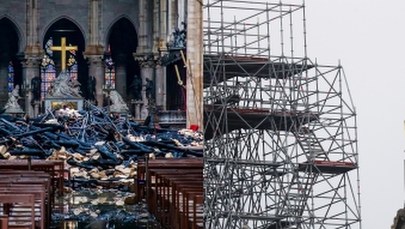 Notre Dame po pożarze. Ogień został zaprószony przez przypadek [ZAPIS RELACJI]