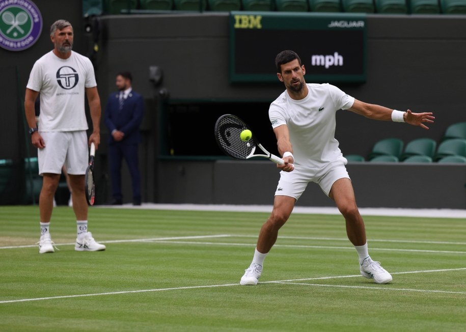 Novak Djoković i Goran Ivanisević /NEIL HALL /PAP/EPA