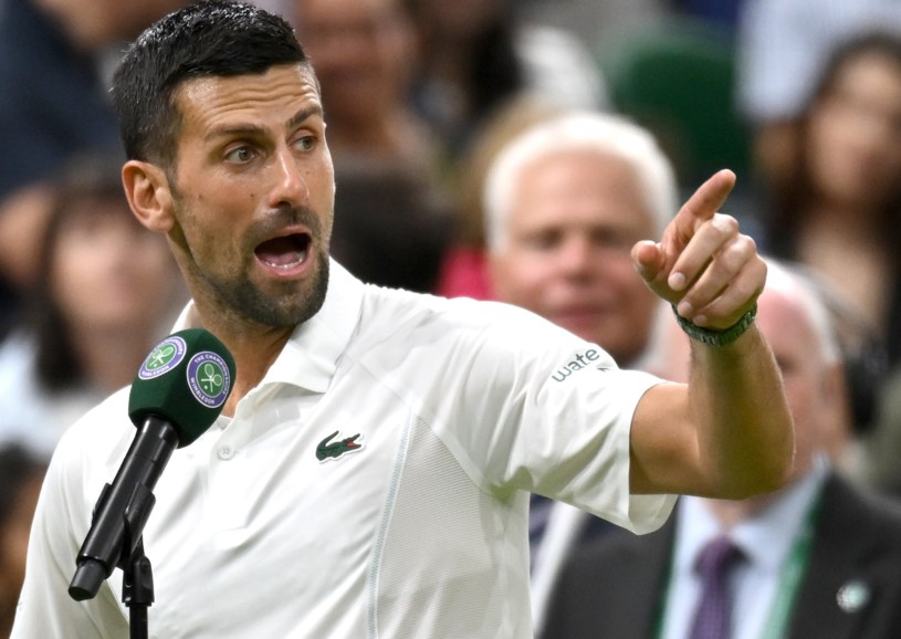 Novak Djoković narobił sobie kłopotów na Wimbledonie. O tym jest głośno. "Ludzie są przeciwko niemu"