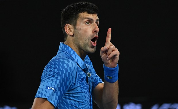 ​Novak Djokovic walczy o 10. triumf w Australian Open. Awansował do 1/8 rozgrywek