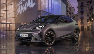 Nowa Cupra Raval poniżej 100 tys. zł. Ponad 300 km zasięgu i wersja VZ 