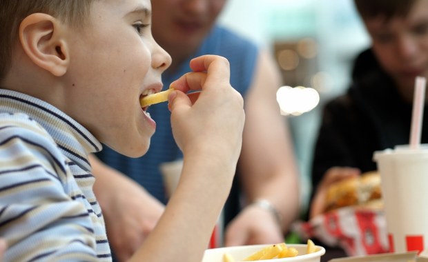 Nowa epidemia XXI wieku. Otyłość wśród dzieci bije rekordy