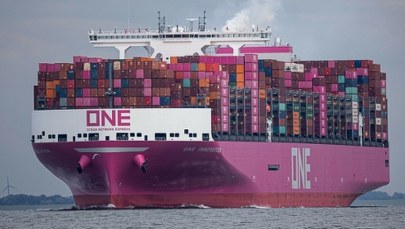 Nowa era żeglugi. Największy kontenerowiec świata na kursie do Europy