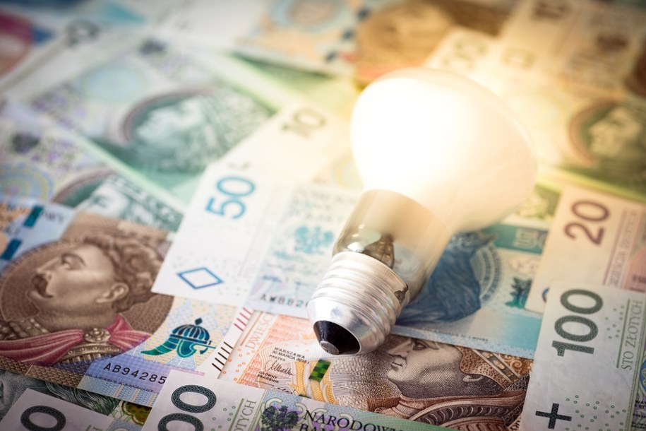 Nowa faktura za prąd od Taurona. Dokumenty trafią do milionów klientów /Shutterstock