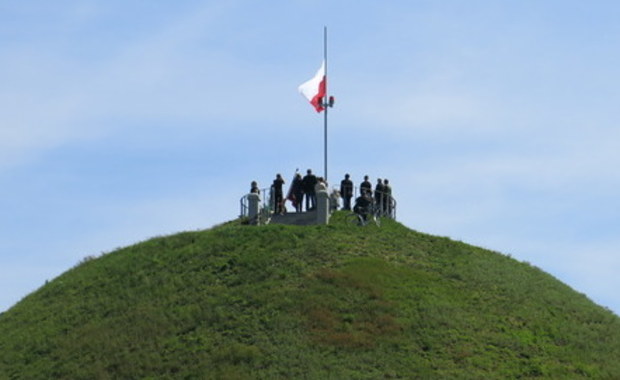 Nowa flaga na polskiej Mogile Mogił