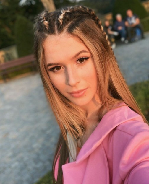 Nowa fryzura R0xie zadebiutowała na Instagramie @roxie_wegiel /Instagram