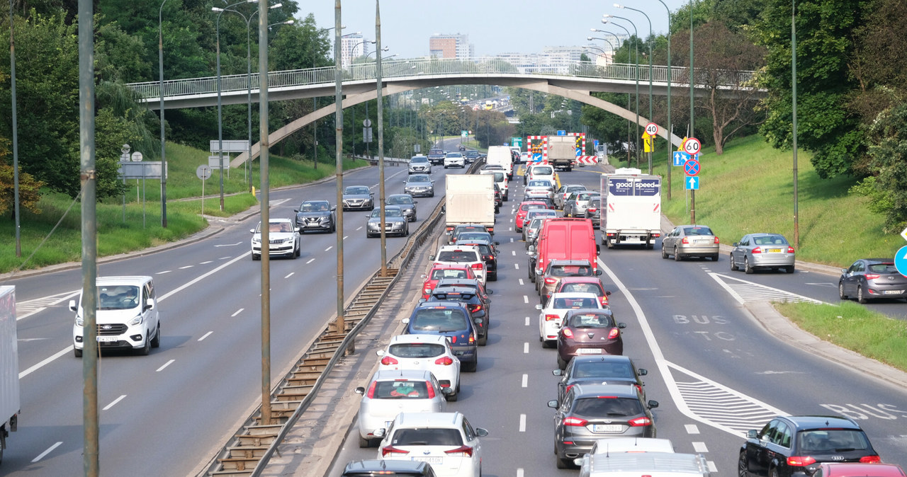 Nowa funkcja Yanosika ostrzeże o tworzącym się korku przed najbliższym zjazdem na autostradzie lub drodze ekspresowej /Krystian Dobuszyński/Polska Press /East News