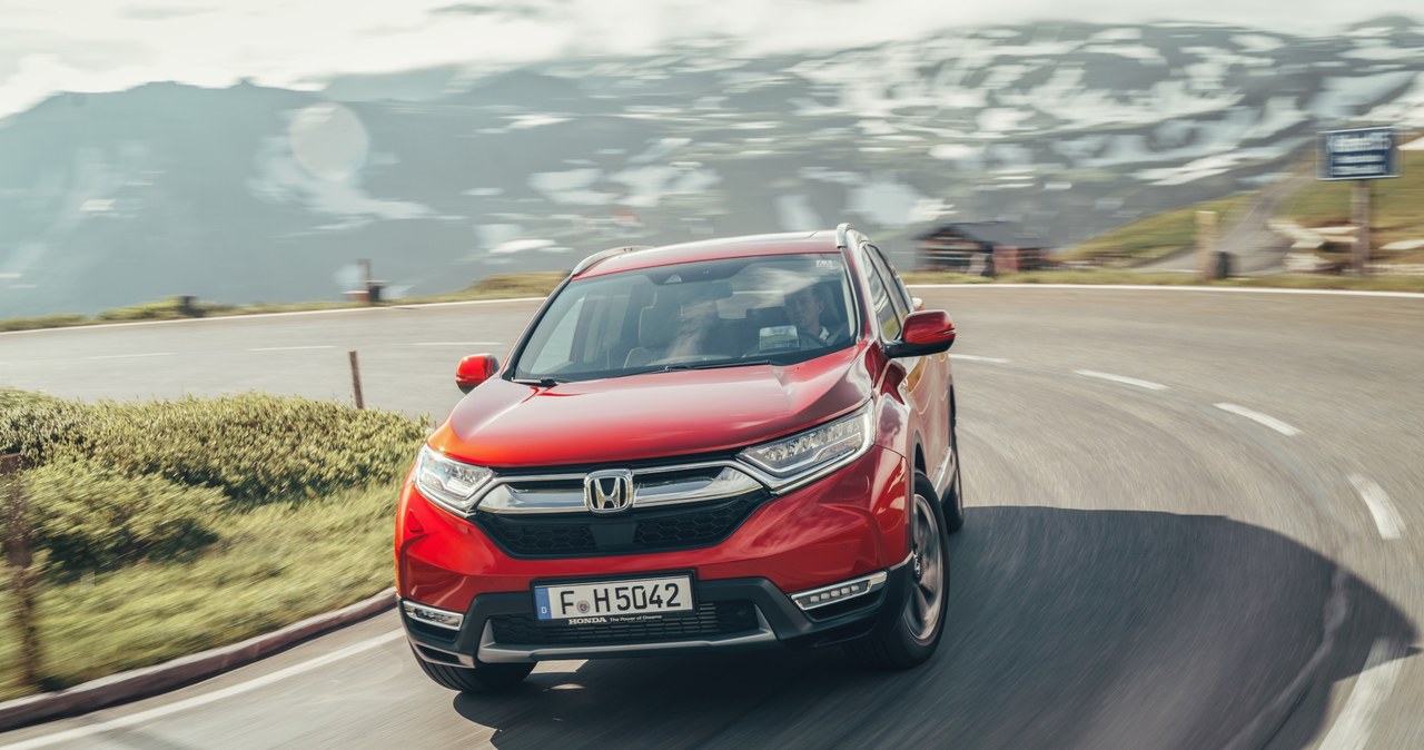 Nowa Honda CR-V świetnie trzyma się drogi /materiały prasowe