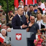 Nowa inicjatywa Nawrockiego. Rodziny odczują ulgę? 